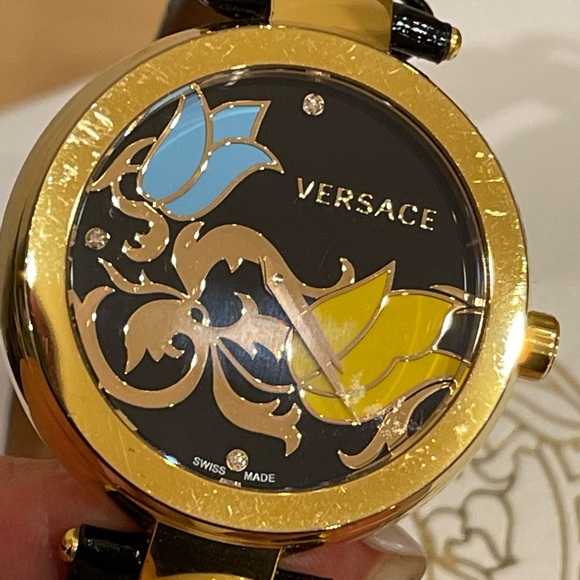 Authentic Versace Lady Watch Gold Plated With Diamonds & Leather - Picture 9 of 11
